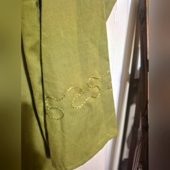 1960/70s Embroidered Green and Gold Kaftan - Picture 6 of 7